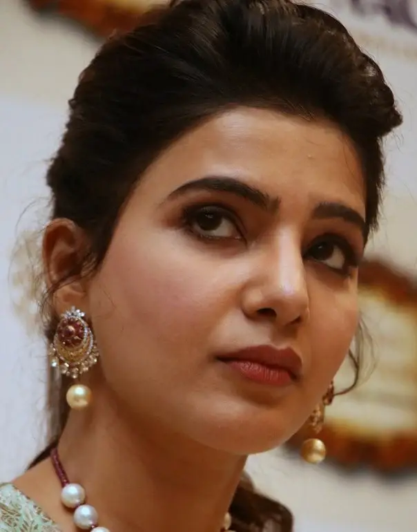 BEAUTIFUL ACTRESS SAMANTHA TOP 10 OILY FACE CLOSEUP 6